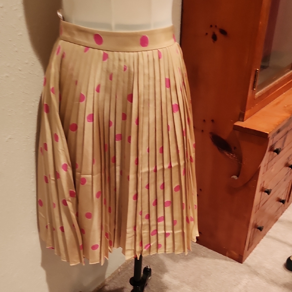 Beige Pleated Skirt with Pink Polka Dots